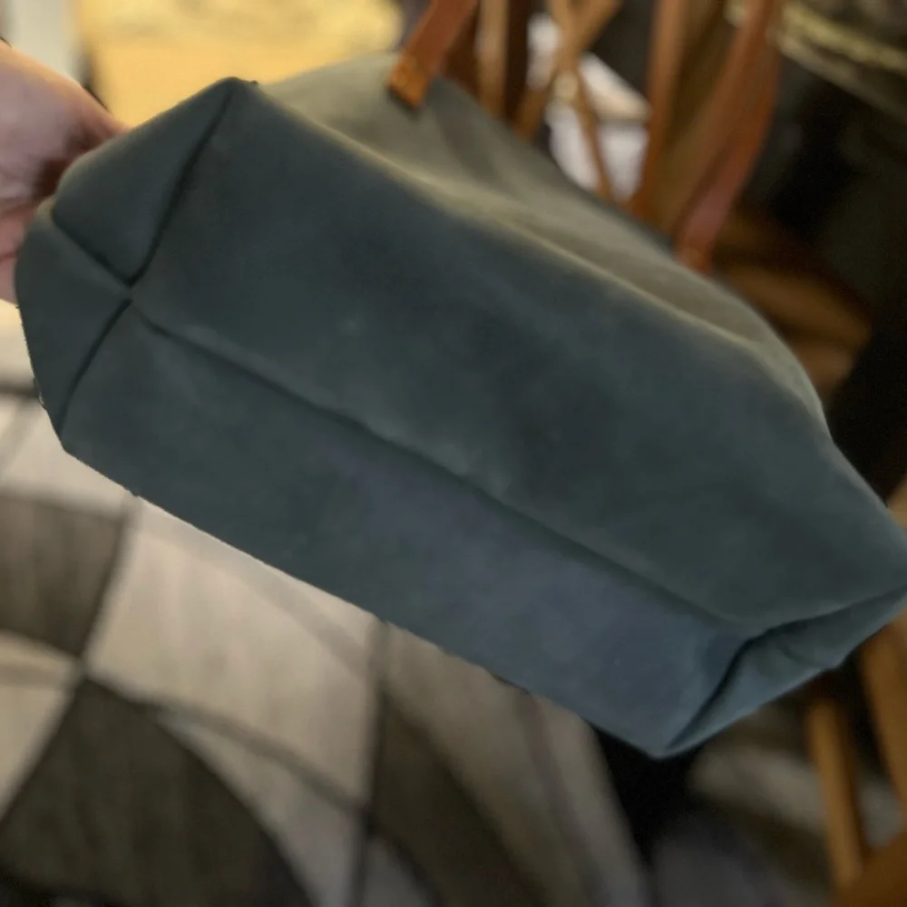 PLG med zip tote in Storm ⛈️ - Picture 4 of 7